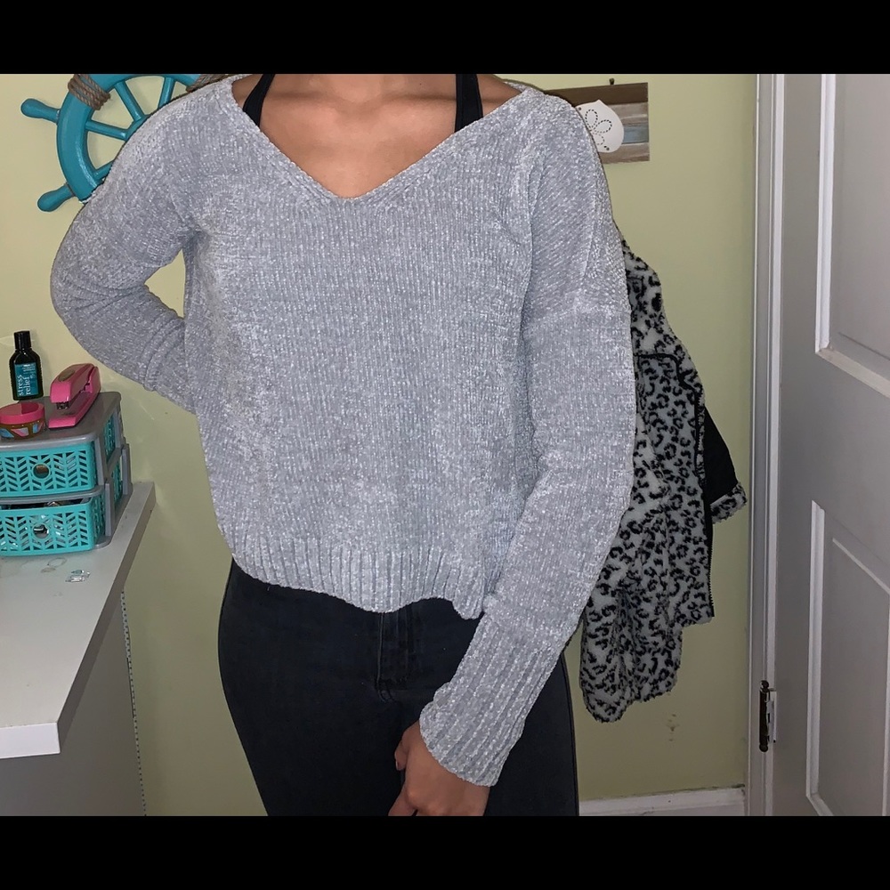 hollister v neck sweater